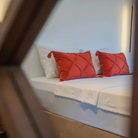 Hotel Aris